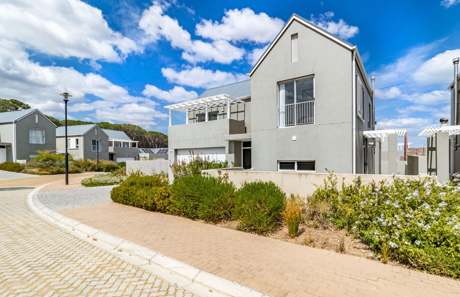 3 Bedroom Property for Sale in Somerset Lakes Western Cape